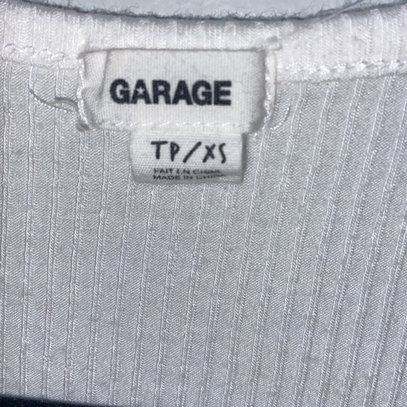 White top - Picture 3 of 3